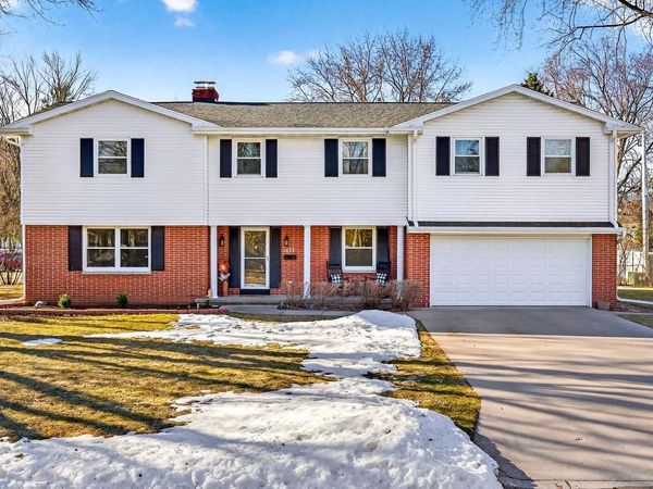611 CHATHAM COURT, Neenah, WI 54956