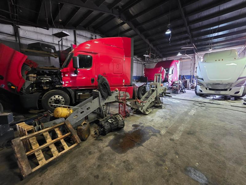 1525 Frank Road , Columbus, OH 43223 Photo 2