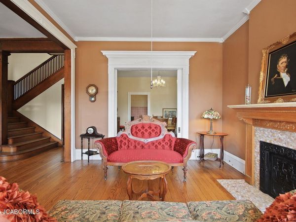 615 E HIGH STREET, Jefferson City, MO 65101