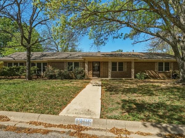 1306 Westhill Lane , Coleman, TX 76834
