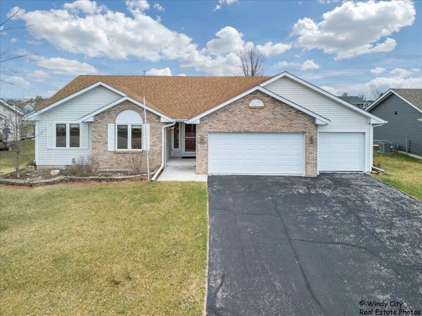 225 Sundance Trail , Capron, IL 61012