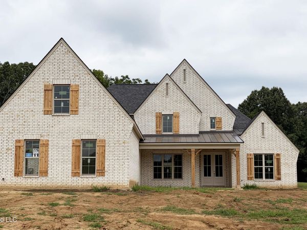 226 Cedar Crest Cove, Byhalia, MS 38611