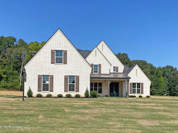 226 Cedar Crest Cove, Byhalia, MS 38611