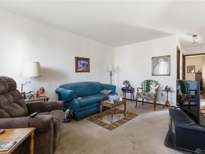 7637 Essington Circle, Washington Township, OH 45459 Photo 5