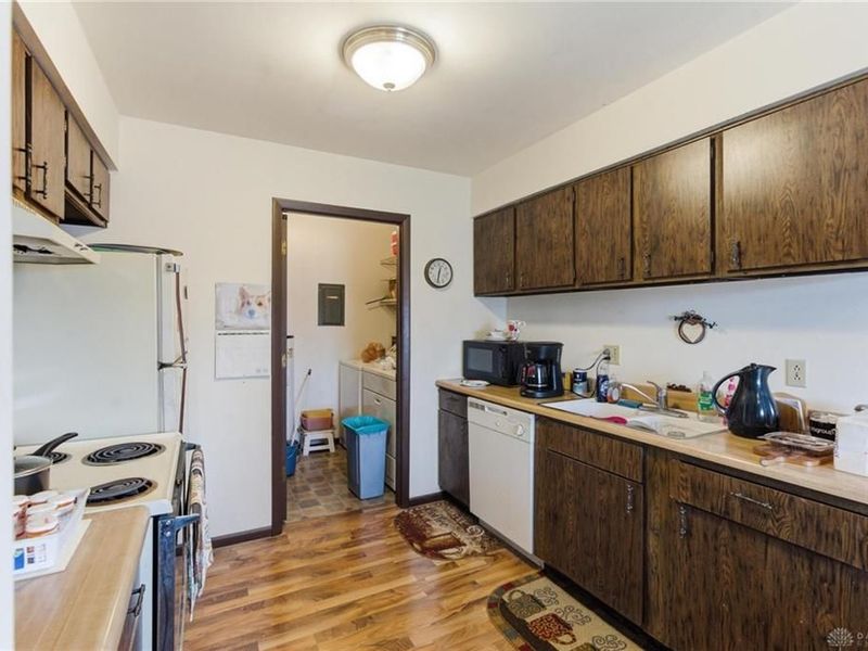 7637 Essington Circle, Washington Township, OH 45459 Photo 8