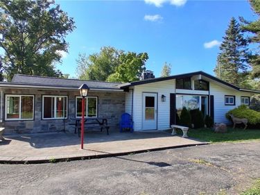 8420 Northfield Road, Clarence, NY 14032