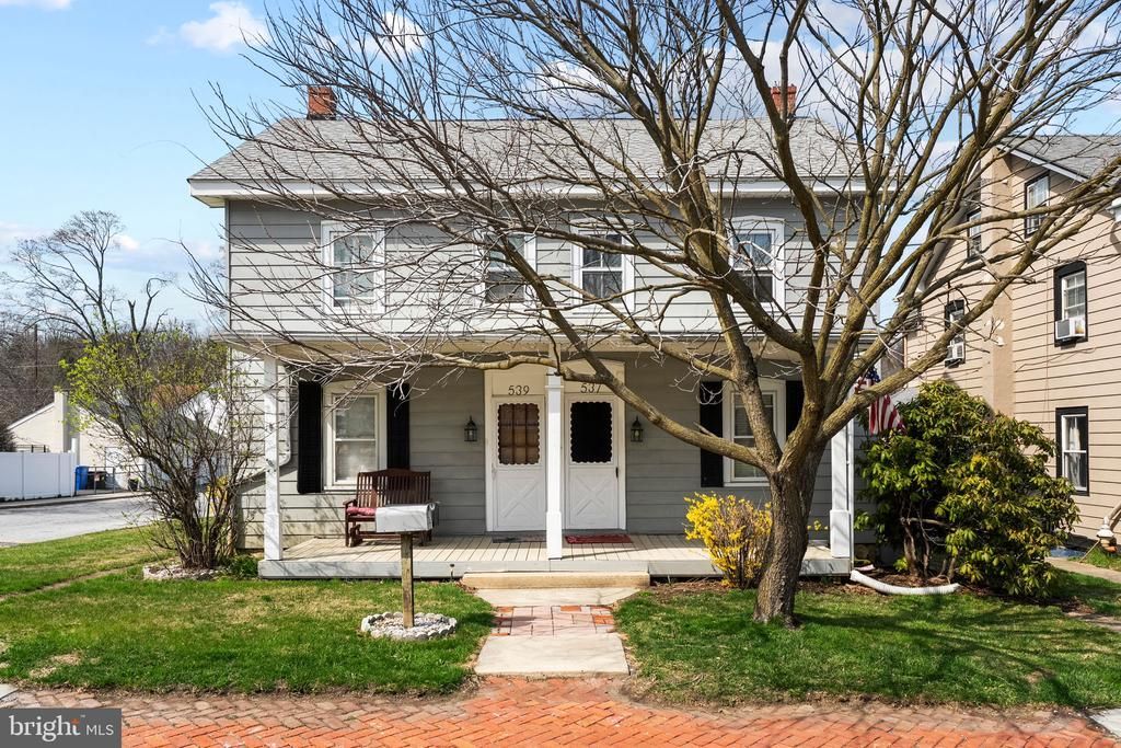 537-539 W 1ST AVENUE, PARKESBURG, PA 19365