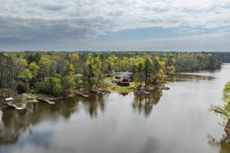 1262 Cedar Ln photo 4