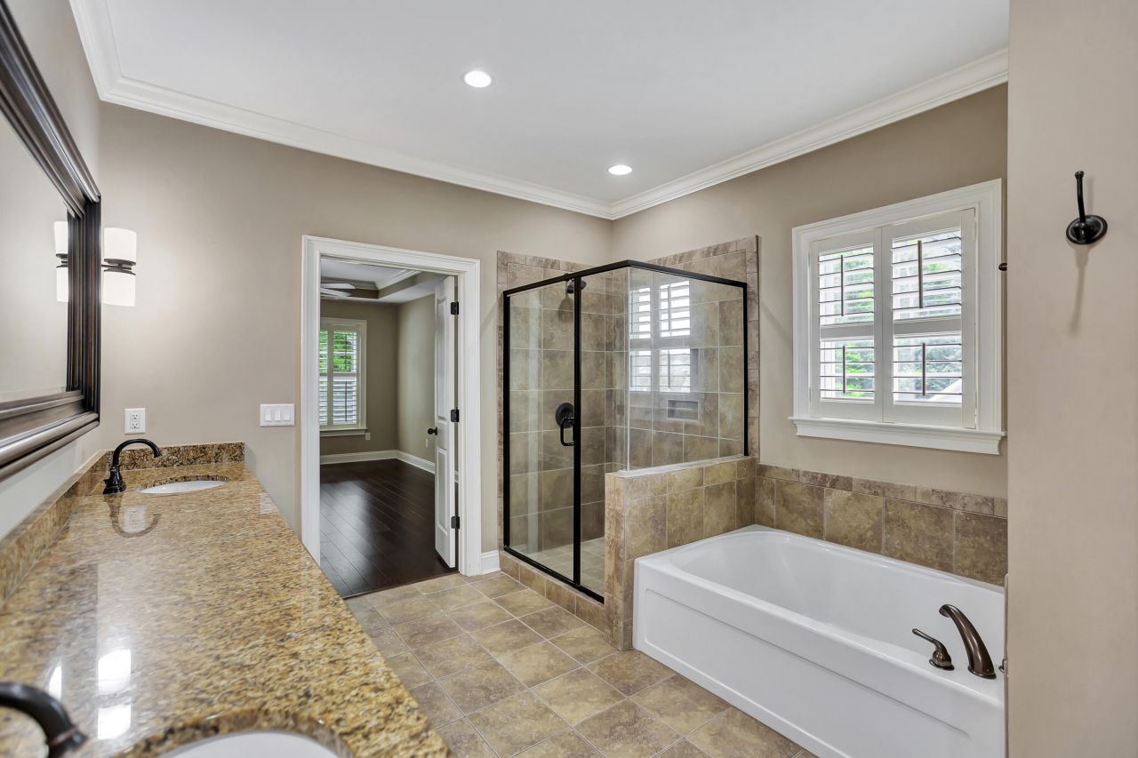 258 Silver Cypress Circle Photo 21