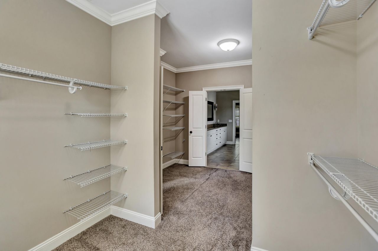 258 Silver Cypress Circle Photo 24