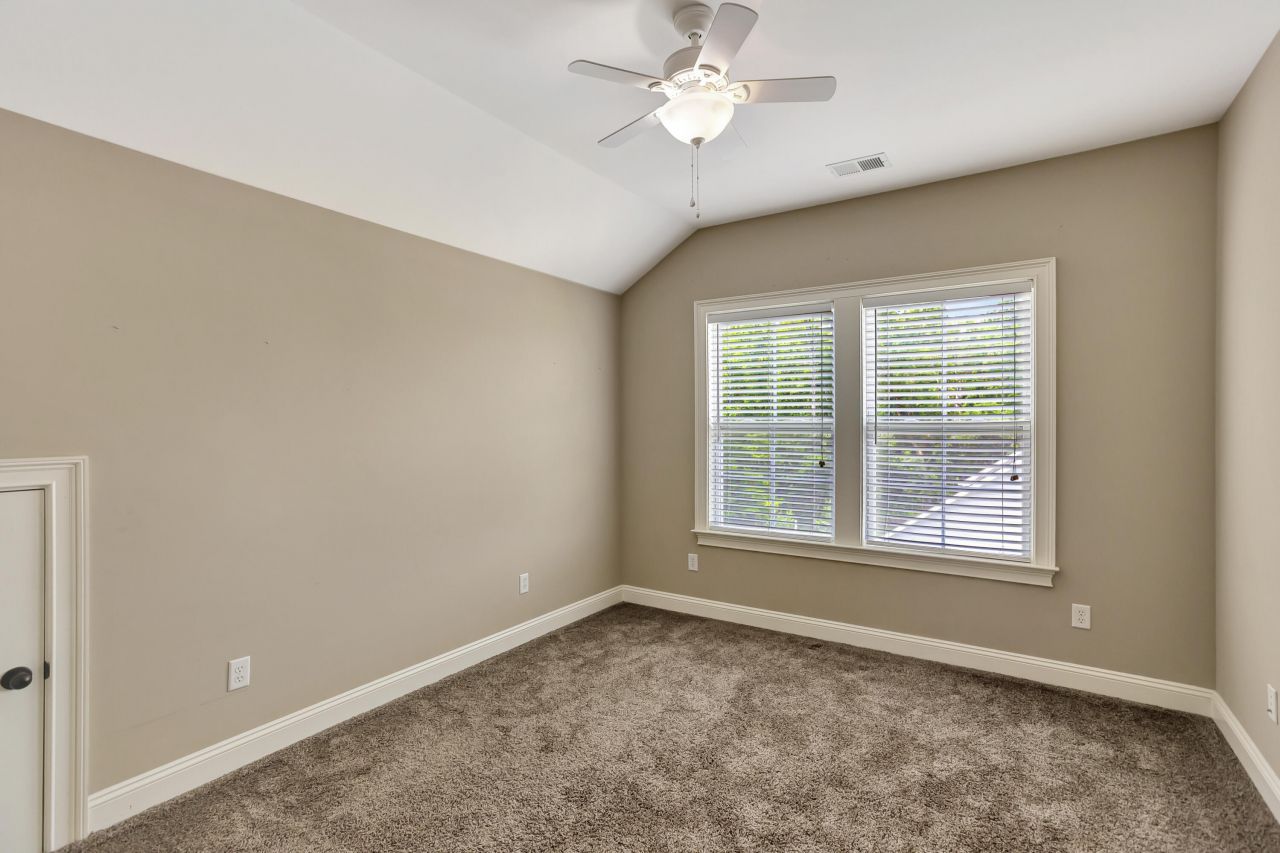 258 Silver Cypress Circle Photo 26