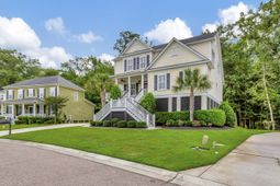 258 Silver Cypress Circle photo 4