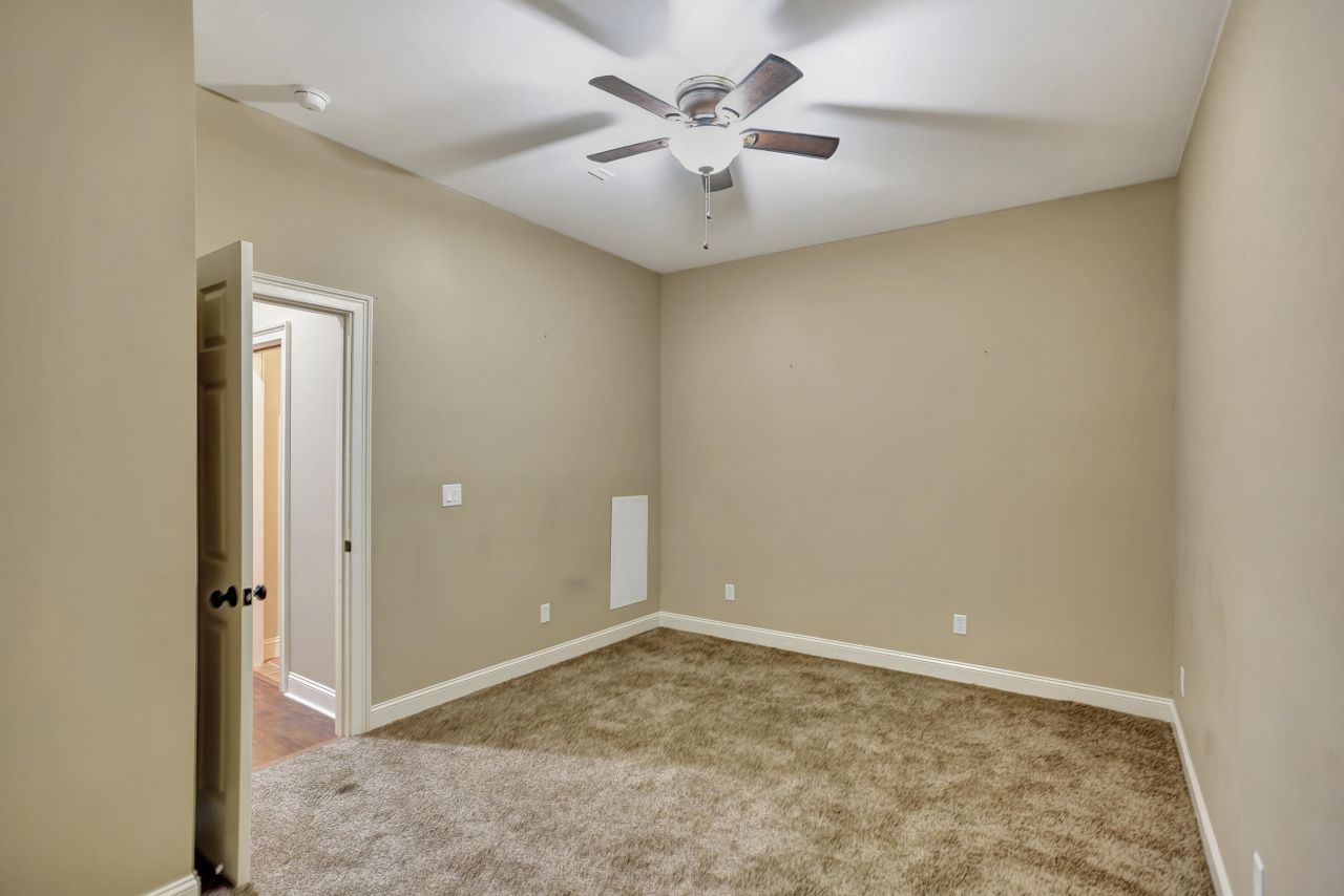 258 Silver Cypress Circle Photo 31