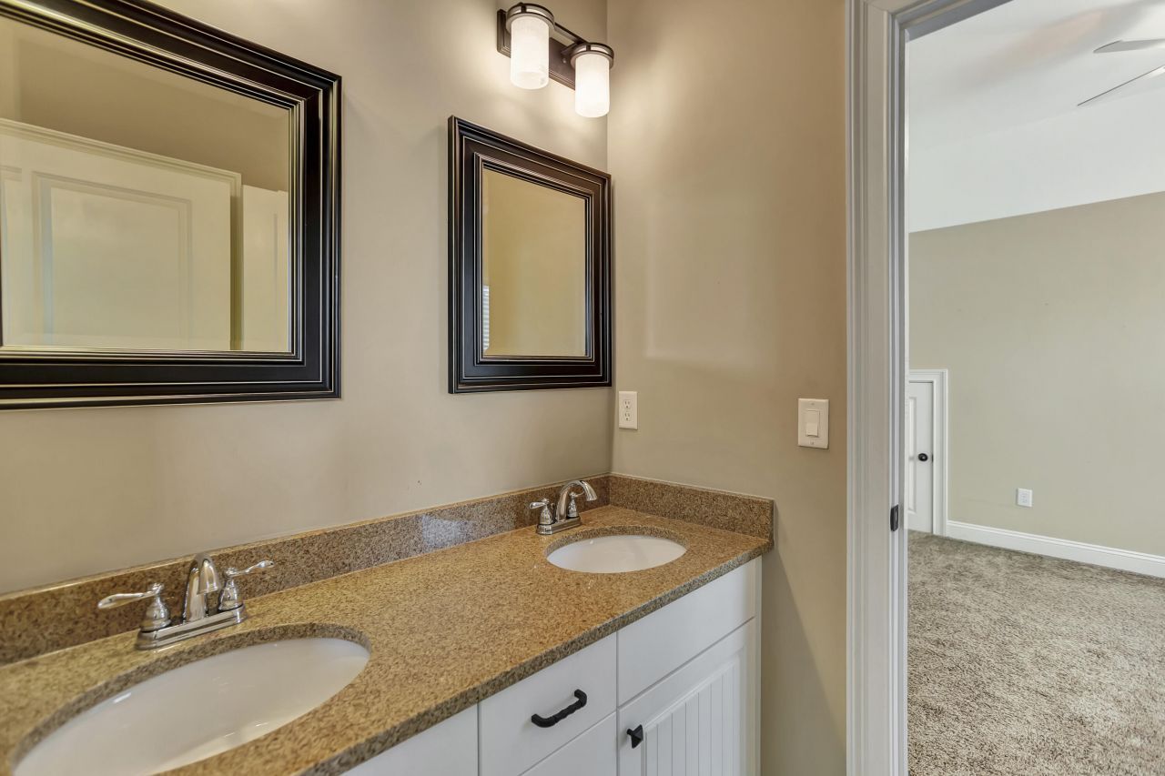 258 Silver Cypress Circle Photo 34