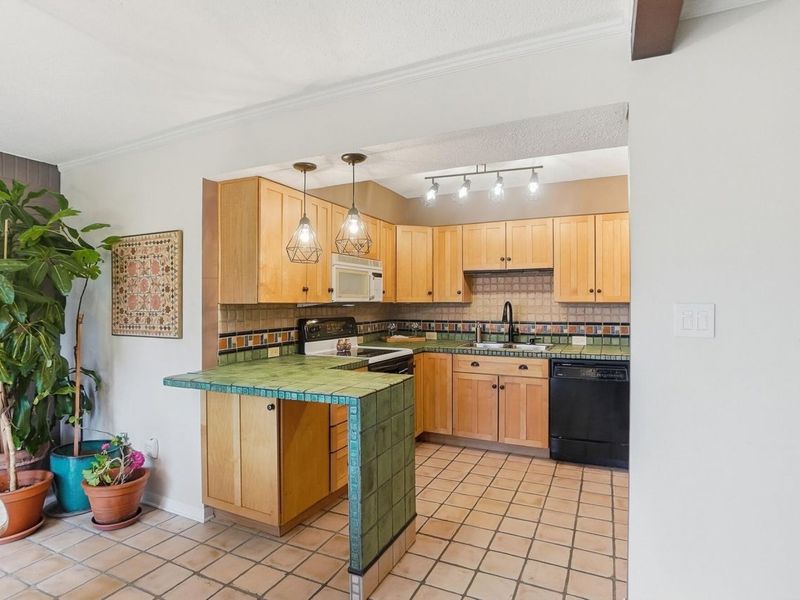 1404 Lake Shore Drive, Unit C, Columbus, OH 43204 Photo 14