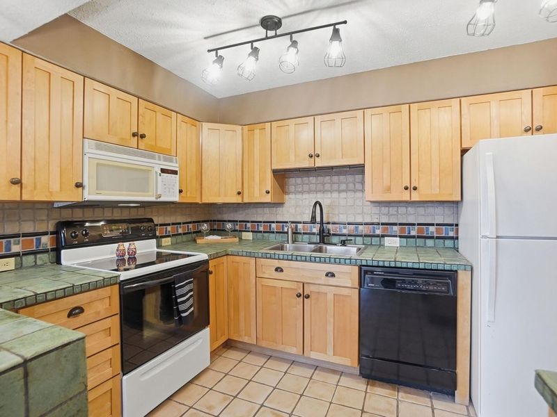 1404 Lake Shore Drive, Unit C, Columbus, OH 43204 Photo 15