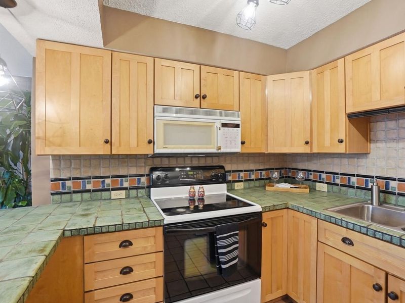 1404 Lake Shore Drive, Unit C, Columbus, OH 43204 Photo 16