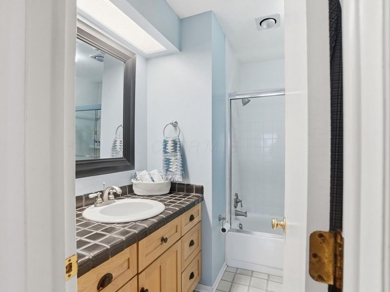 1404 Lake Shore Drive, Unit C, Columbus, OH 43204 Photo 24