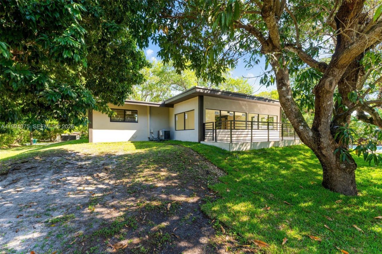 7920 SW 132nd St , Pinecrest, FL 33156 Photo