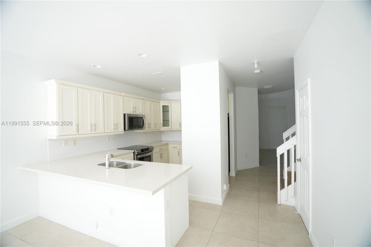 10468 NW 61st Ln, Doral, FL 33178 Photo