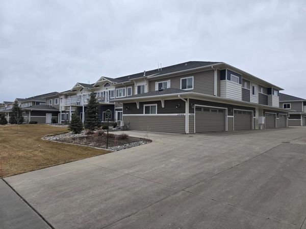 2900 CALICO Drive S, UNIT C, Fargo, ND 58104