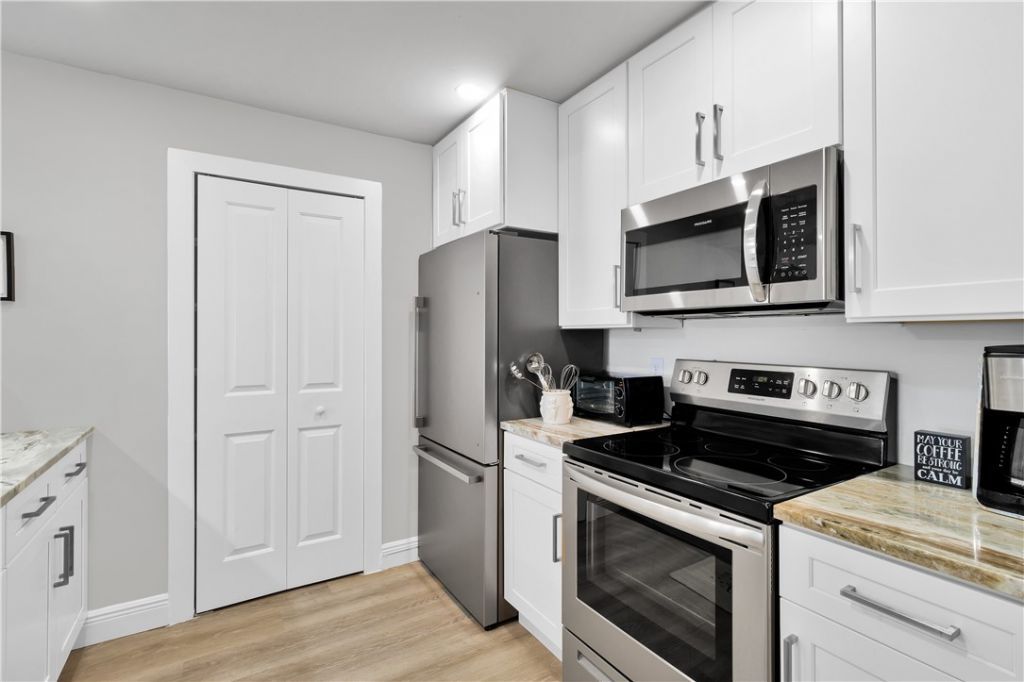 31 Plantation Drive, Unit 203, Vero Beach, FL 32966 Photo