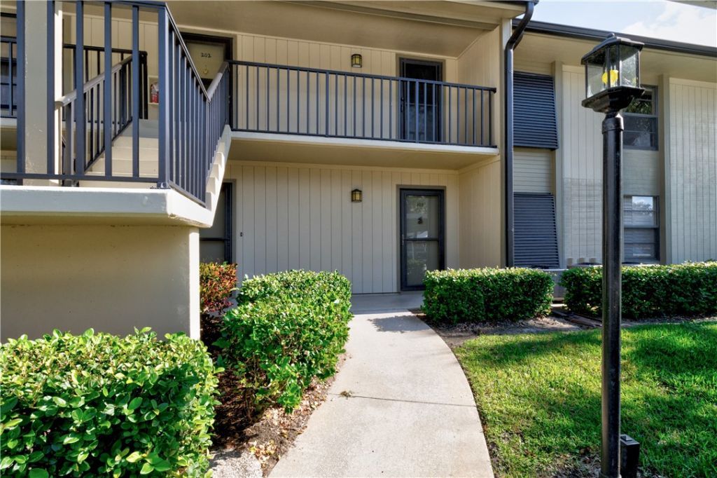 31 Plantation Drive, Unit 203, Vero Beach, FL 32966 Photo