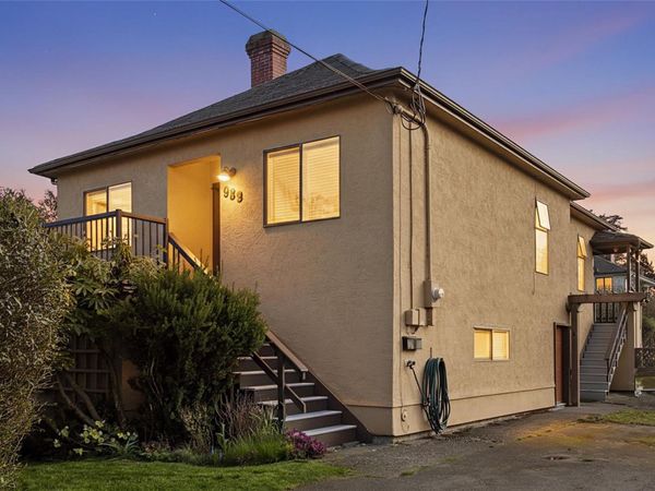 989 Dunsmuir Rd , Esquimalt, BC V9A 5C4