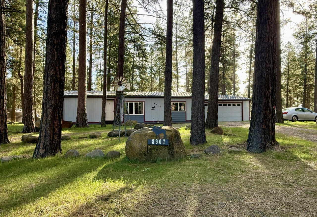 8907 Big Pine Way, Klamath Falls, OR 97601 Main Photo