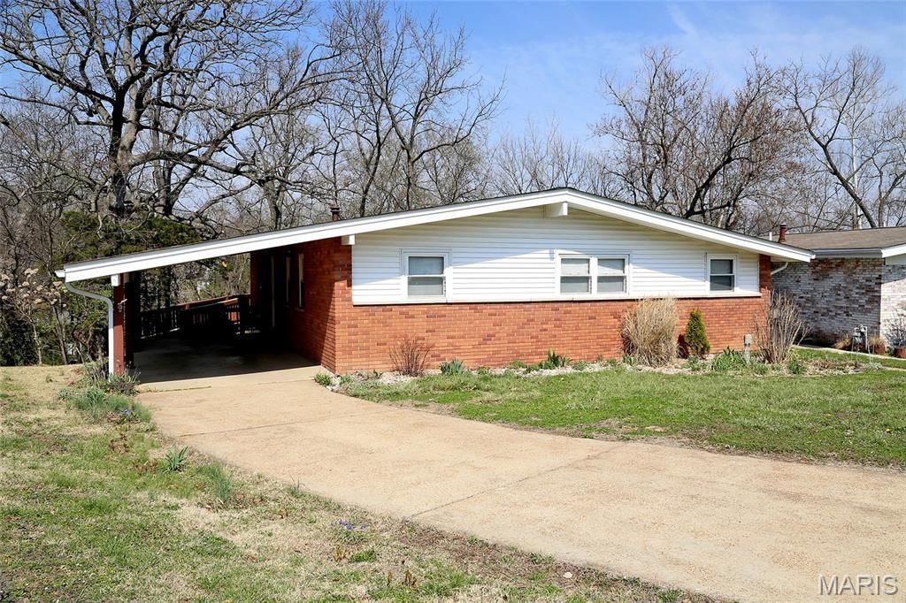 529 Barcia Drive, Saint Louis, MO 63119 Main Photo