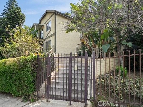 3022 Valle Vista, Los Angeles, CA 90065