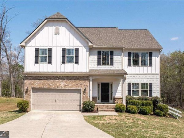 17 Four Feathers Lane NE, Rydal, GA 30171