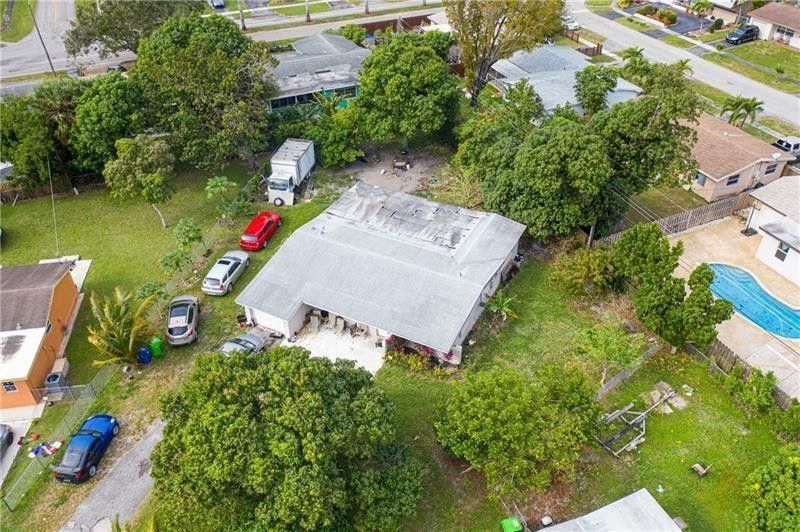 6701 NW 24th Court, Sunrise, FL 33313 Main Photo