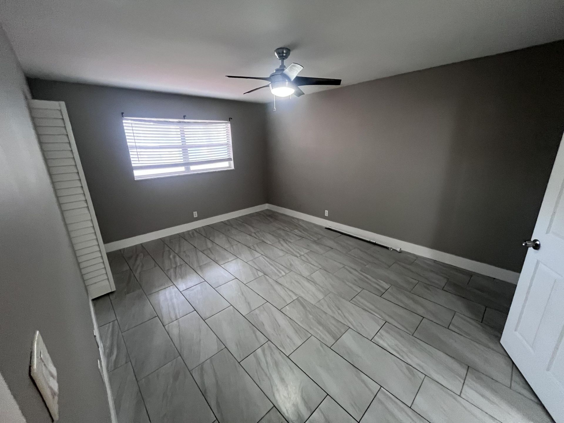 6301 N Falls Circle Drive, Unit 111, Lauderhill, FL 33319 Photo