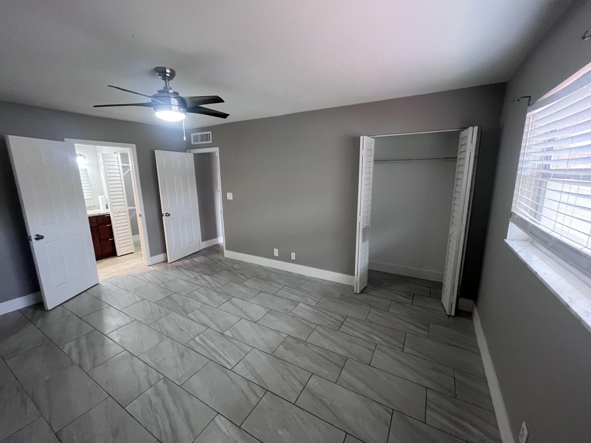 6301 N Falls Circle Drive, Unit 111, Lauderhill, FL 33319 Photo