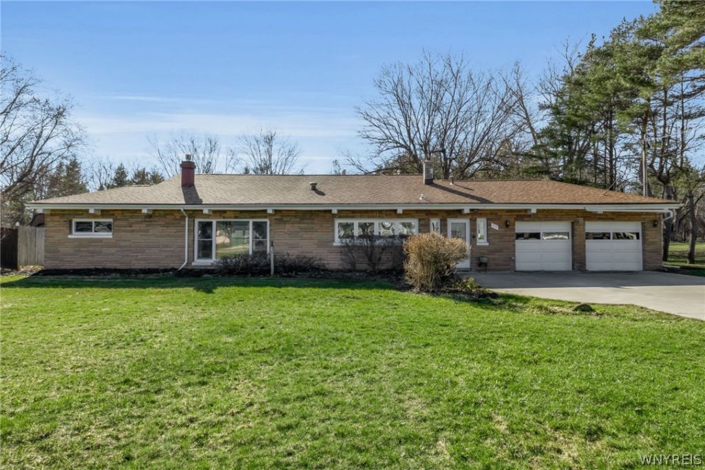 79 Bielak Road, Orchard Park, NY 14127 Main Photo