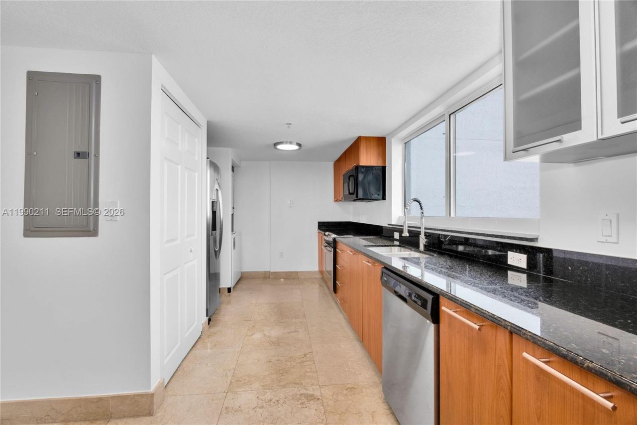 1800 N Bayshore Dr, Unit 1901, Miami, FL 33132 Photo