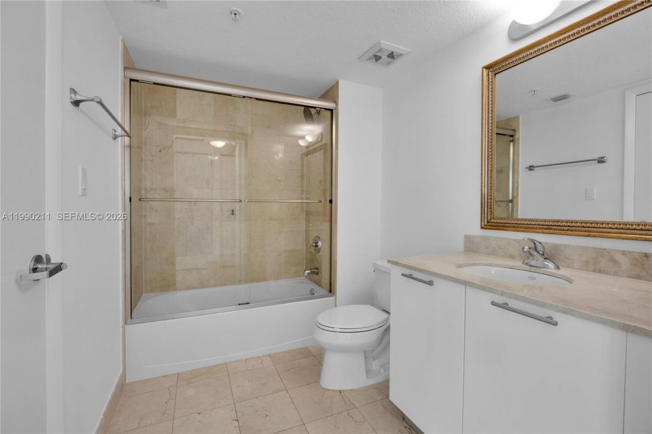 1800 N Bayshore Dr , Unit 1901, Miami, FL 33132 Photo