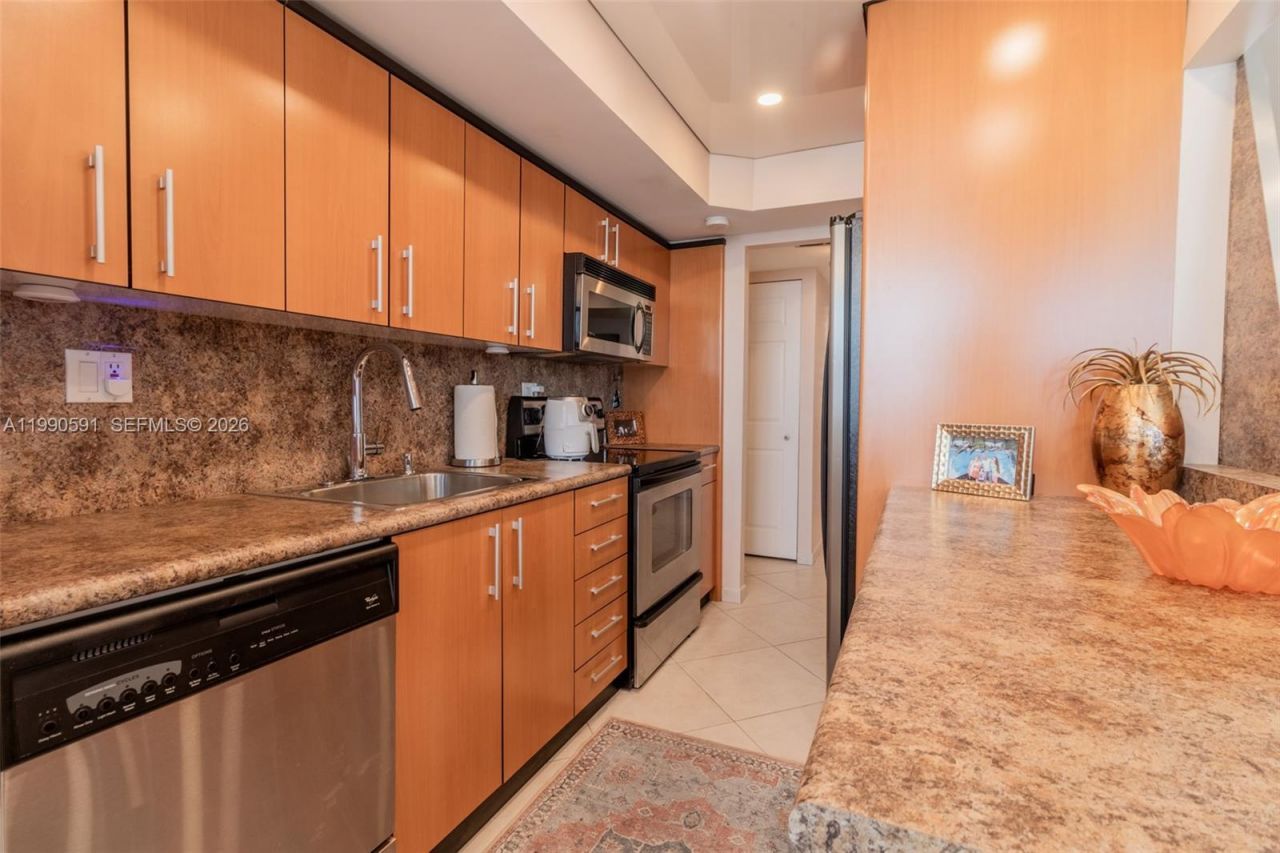 301 174 , Unit 2417, Sunny Isles Beach, FL 33160 Photo