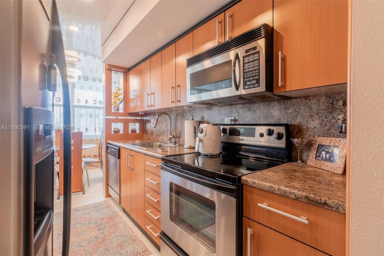 301 174 , Unit 2417, Sunny Isles Beach, FL 33160 Photo