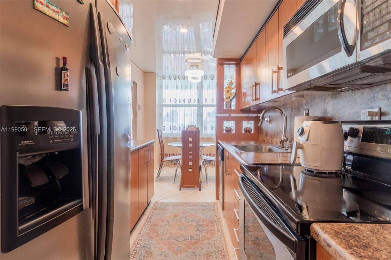 301 174 , Unit 2417, Sunny Isles Beach, FL 33160 Photo