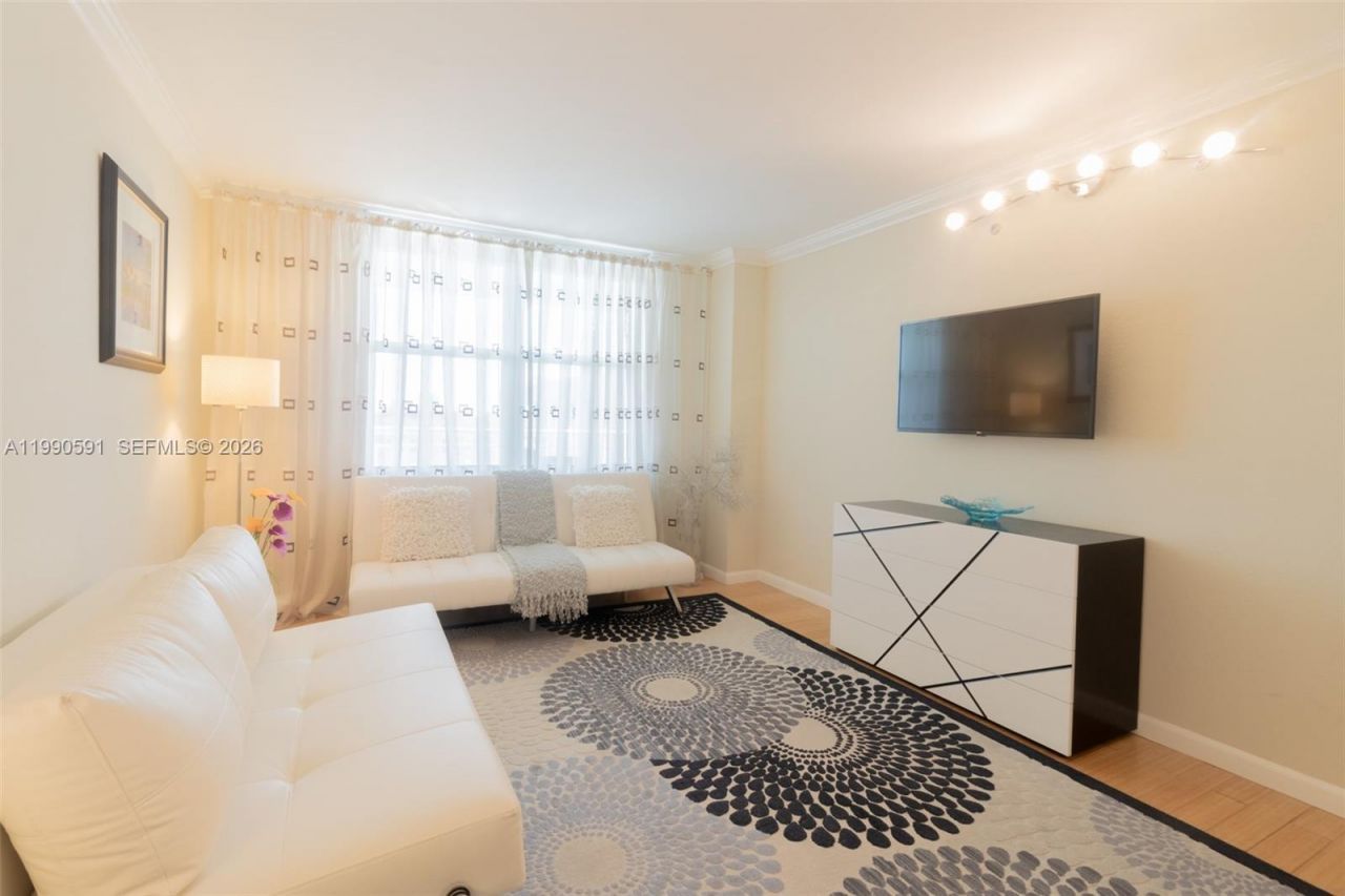 301 174 , Unit 2417, Sunny Isles Beach, FL 33160 Photo