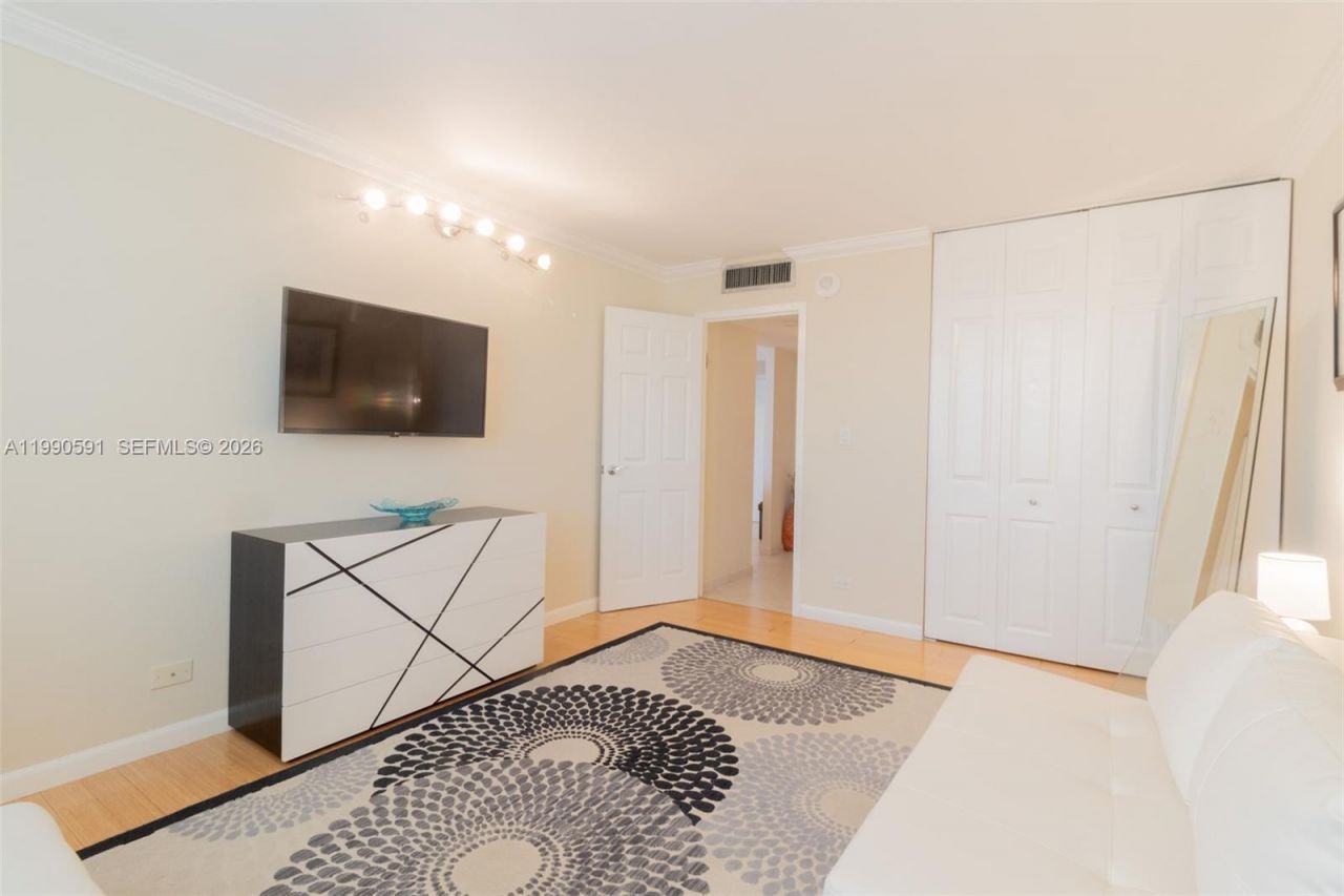 301 174 , Unit 2417, Sunny Isles Beach, FL 33160 Photo