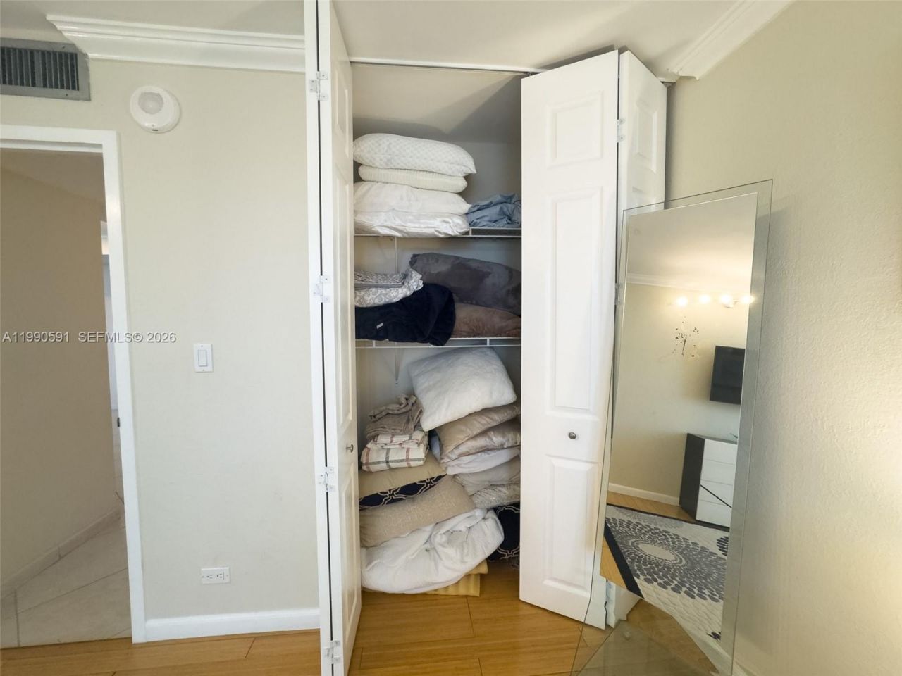 301 174 , Unit 2417, Sunny Isles Beach, FL 33160 Photo