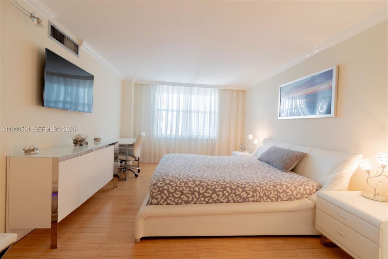 301 174 , Unit 2417, Sunny Isles Beach, FL 33160 Photo