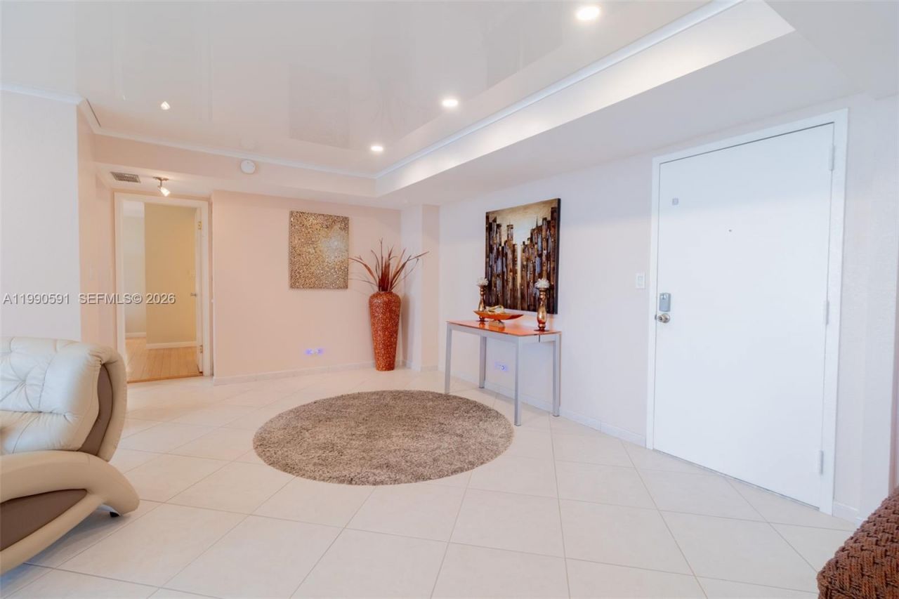 301 174 , Unit 2417, Sunny Isles Beach, FL 33160 Photo