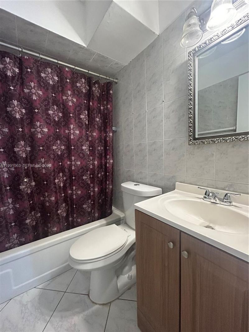 121 Golden Isles Dr , Unit 104, Hallandale Beach, FL 33009 Photo