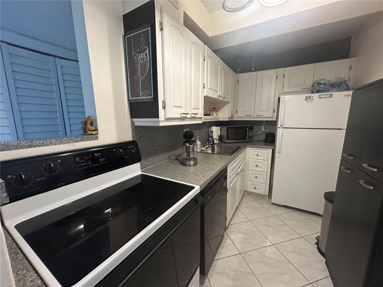 121 Golden Isles Dr , Unit 104, Hallandale Beach, FL 33009 Photo