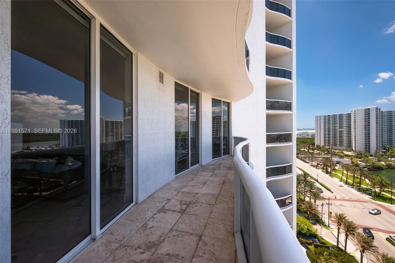 16001 Collins Ave, Unit 1005, Sunny Isles Beach, FL 33160 Photo