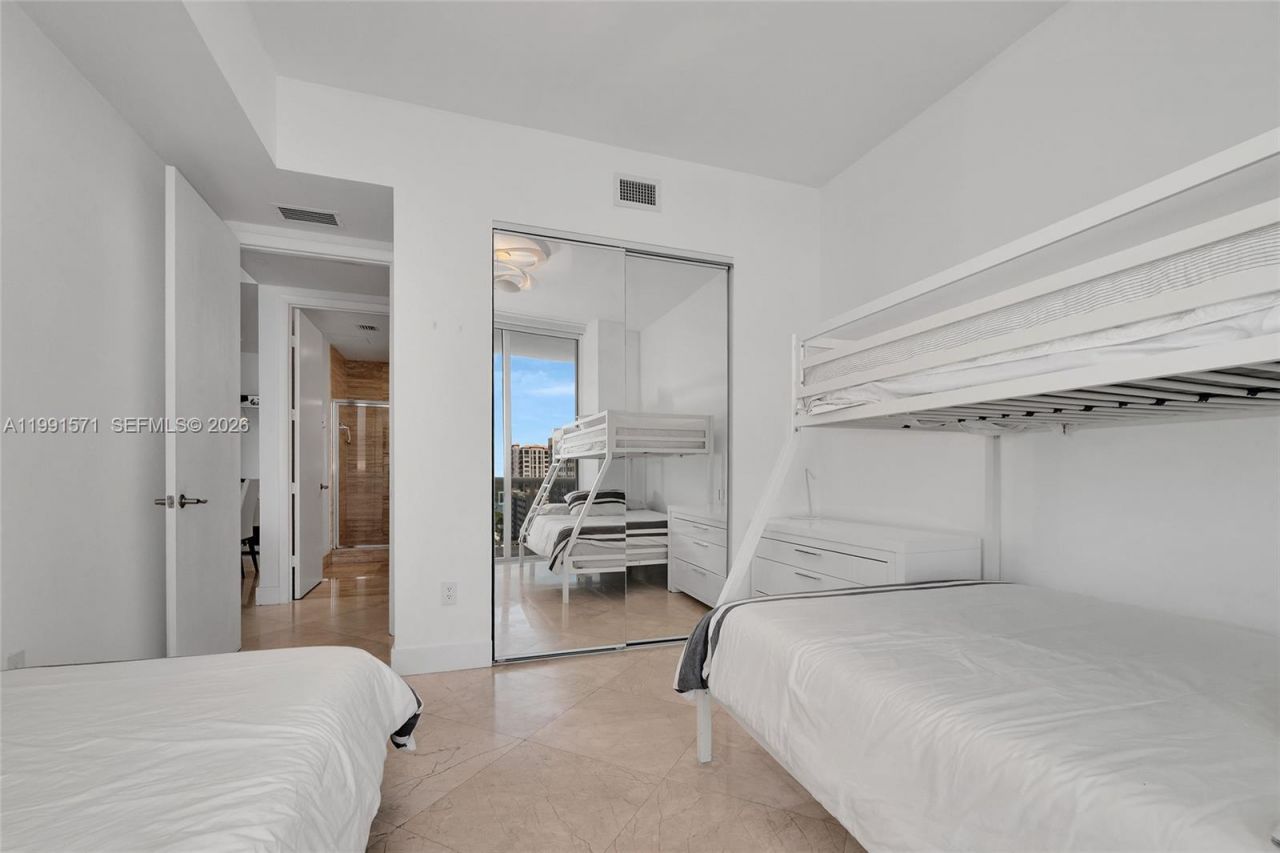 16001 Collins Ave, Unit 1005, Sunny Isles Beach, FL 33160 Photo